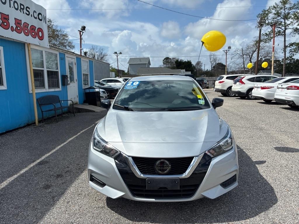 Nissan Versa S CVT 2020