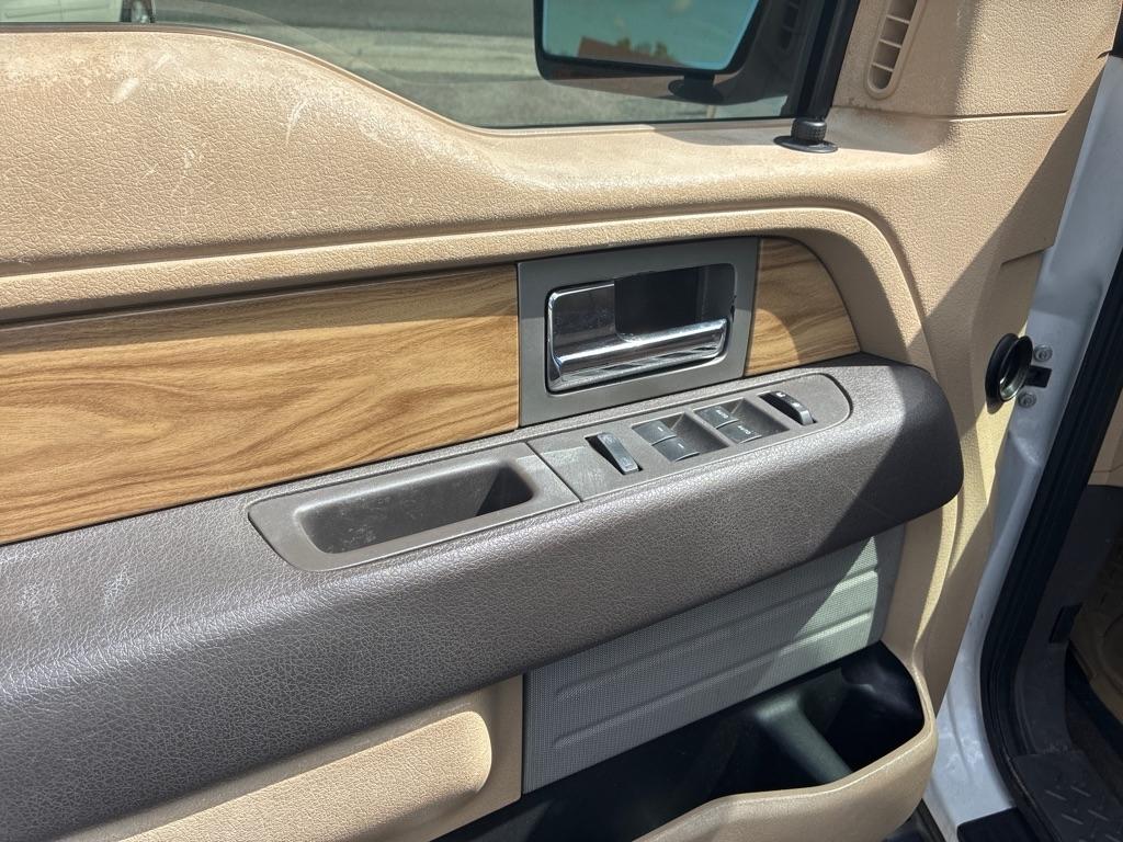 Ford F-150 2WD SuperCab 145" Lariat 2011