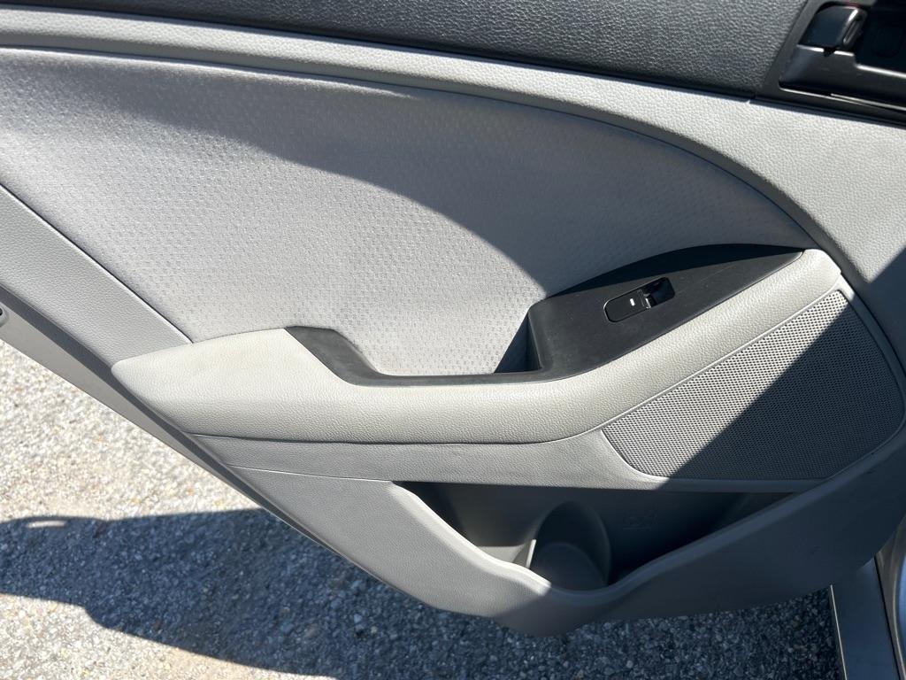 Kia Optima 4dr Sdn 2.4L Auto LX 2012