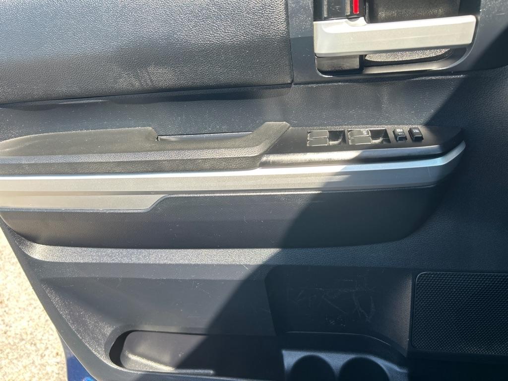 Toyota Tundra 2WD Truck Double Cab 4.6L V8 6-Spd AT SR5 (Natl) 2014