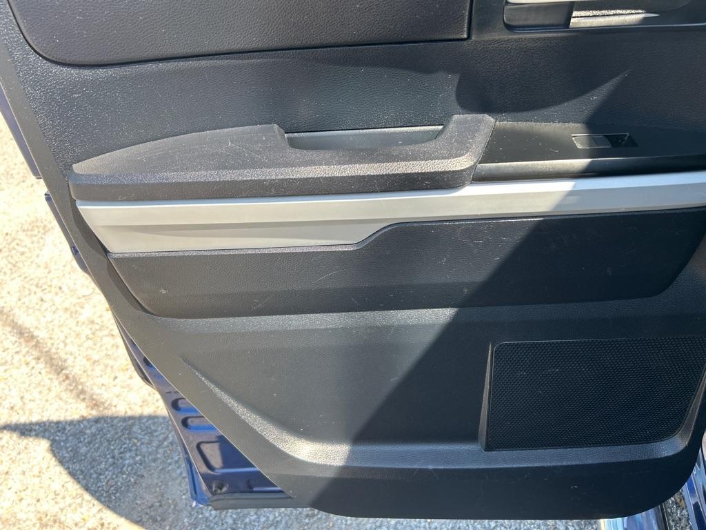 Toyota Tundra 2WD Truck Double Cab 4.6L V8 6-Spd AT SR5 (Natl) 2014