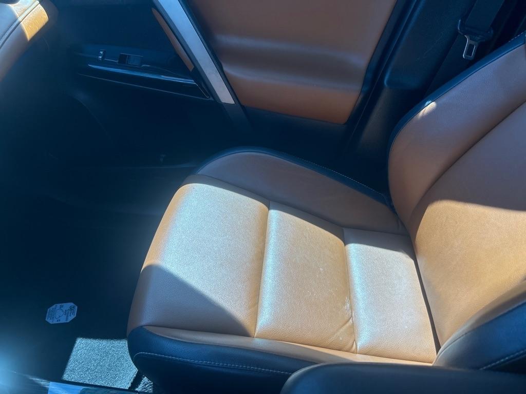 Toyota RAV4 FWD 4dr Limited (Natl) 2016