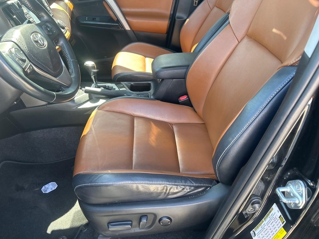 Toyota RAV4 FWD 4dr Limited (Natl) 2016