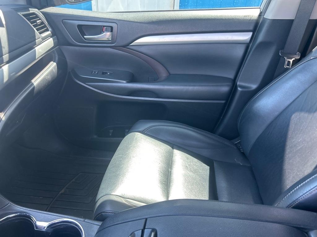 Toyota Highlander XLE V6 FWD (Natl) 2019