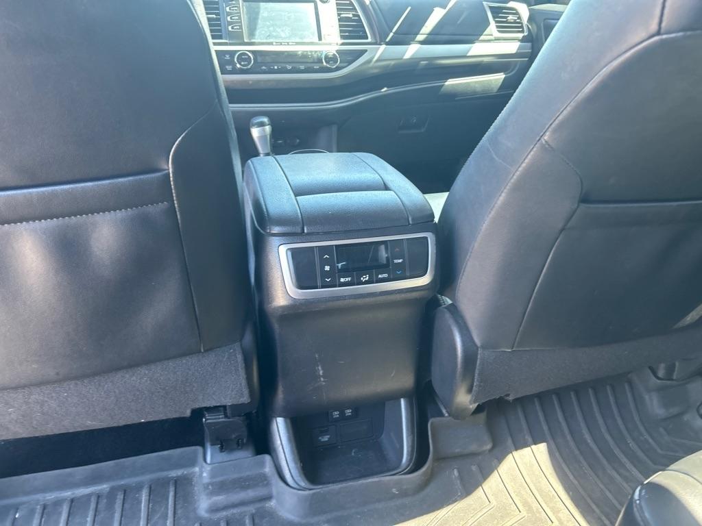 Toyota Highlander XLE V6 FWD (Natl) 2019