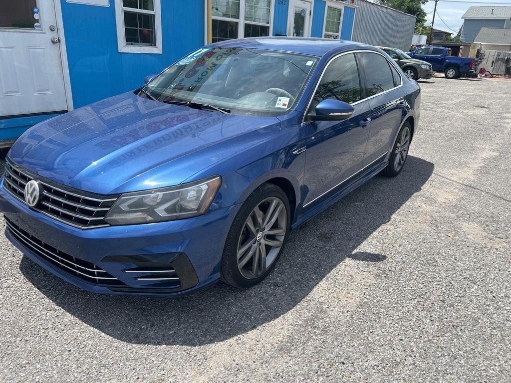 Volkswagen Passat R-Line w/Comfort Pkg Auto 2017