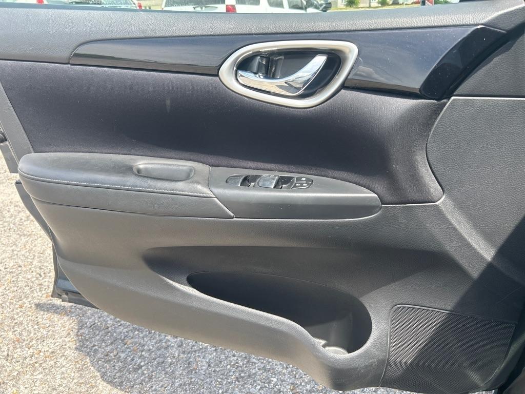 Nissan Sentra 4dr Sdn I4 CVT SV 2016