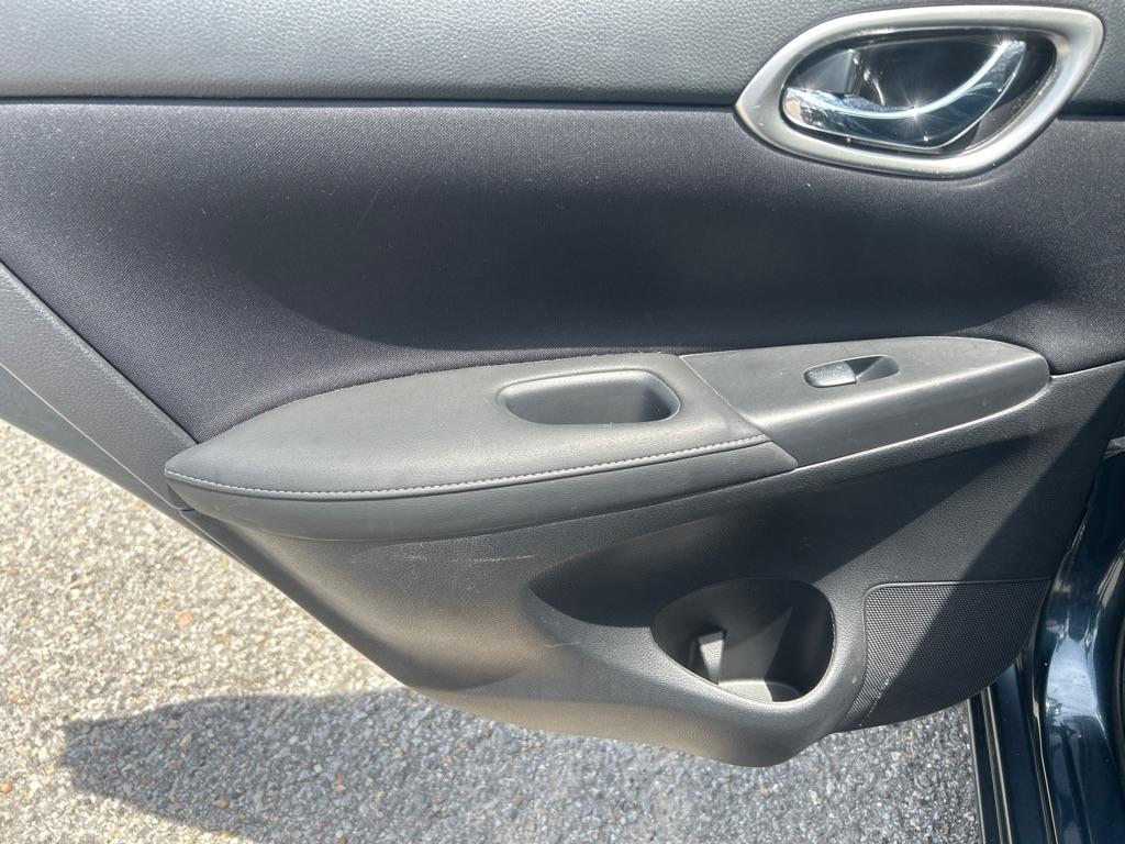 Nissan Sentra 4dr Sdn I4 CVT SV 2016