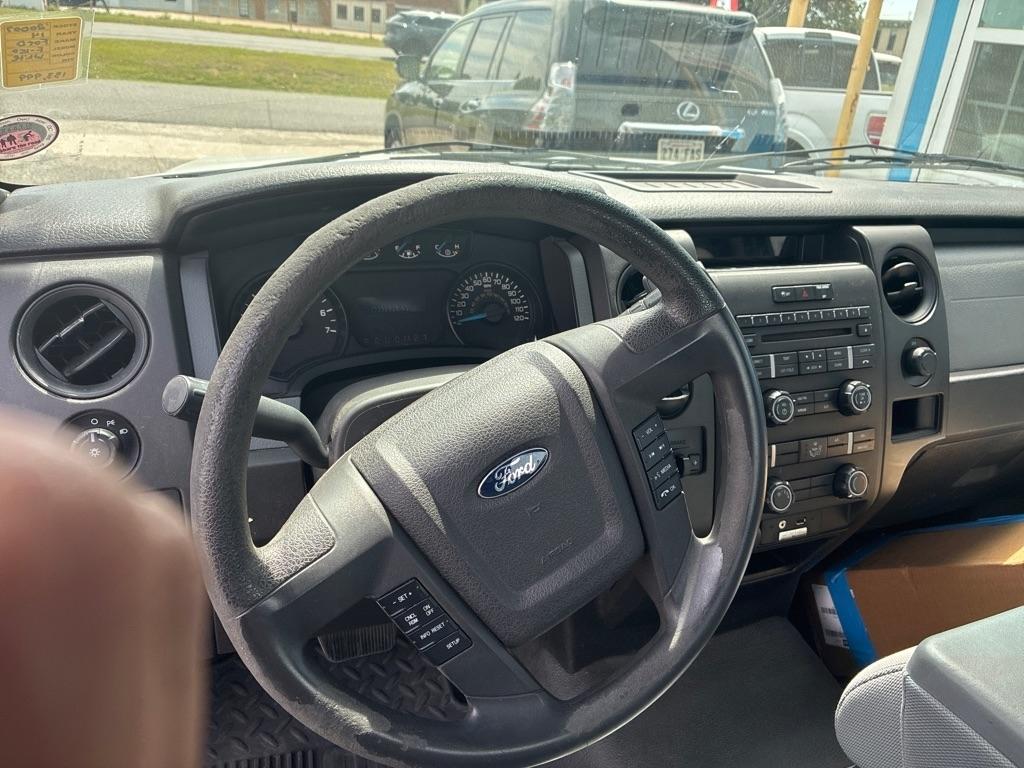 Ford F-150 2WD Reg Cab 126" STX 2014