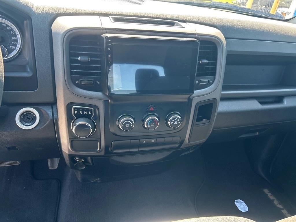 RAM 1500 Tradesman 4x2 Quad Cab 6'4" Box 2018