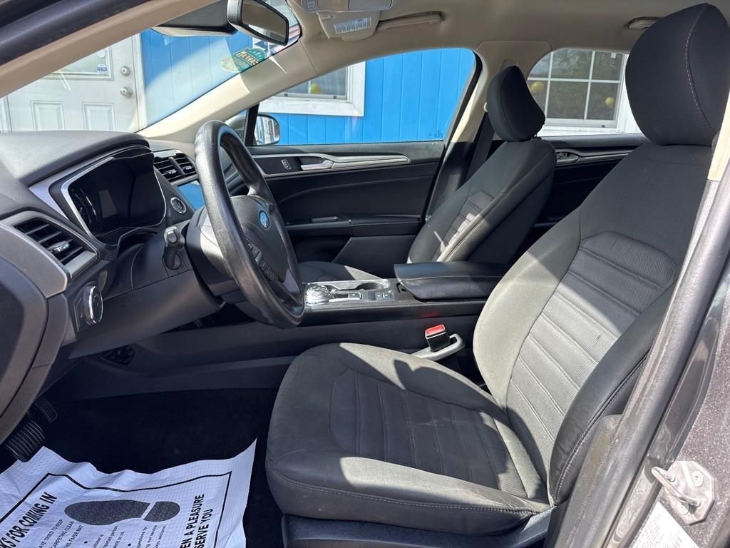 Ford Fusion SE FWD 2020