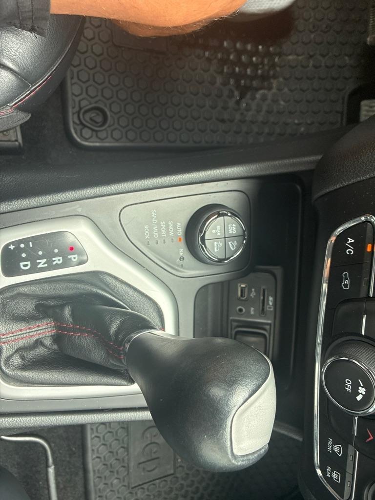 Jeep Cherokee 4WD 4dr Trailhawk 2016