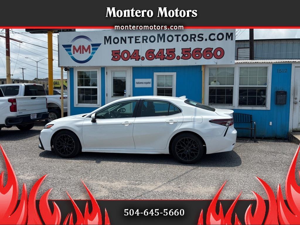 Toyota Camry SE Auto (Natl) 2021