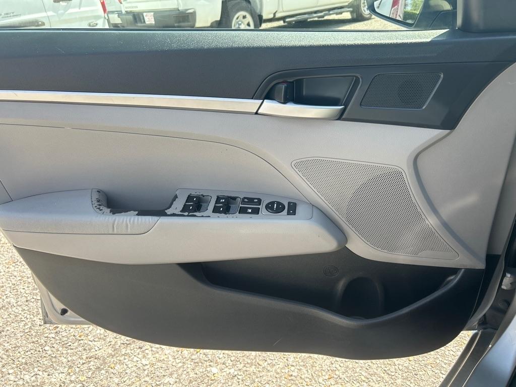 Hyundai Elantra SE IVT 2020