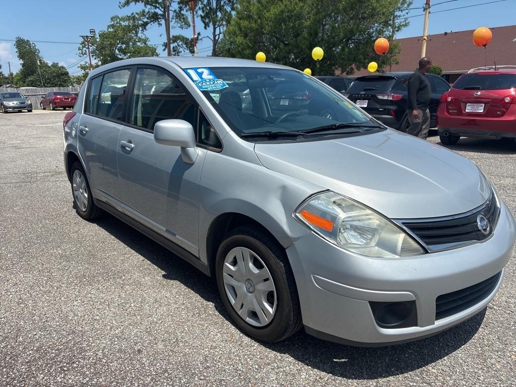Nissan Versa 5dr HB Auto 1.8 S 2012