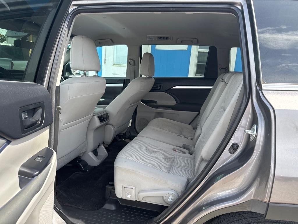 Toyota Highlander FWD 4dr I4 LE (Natl) 2016