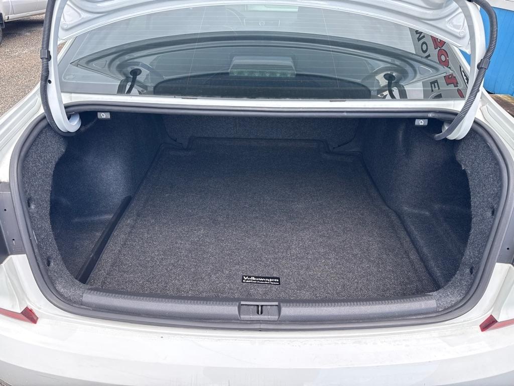 Volkswagen Passat 4dr Sdn 1.8T Auto SE 2016