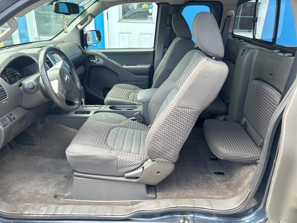 Nissan Frontier 2WD King Cab V6 Auto SV 2016
