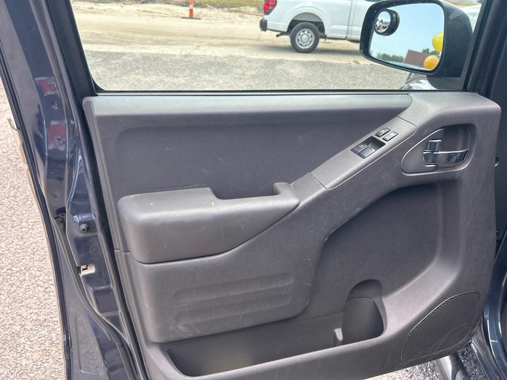 Nissan Frontier 2WD King Cab V6 Auto SV 2016