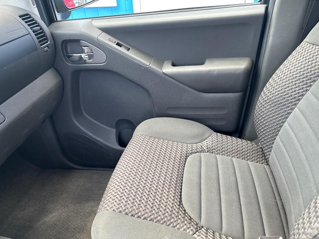 Nissan Frontier 2WD King Cab V6 Auto SV 2016