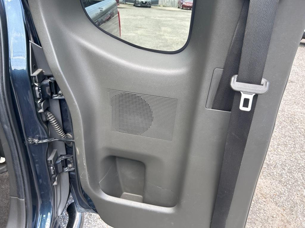 Nissan Frontier 2WD King Cab V6 Auto SV 2016