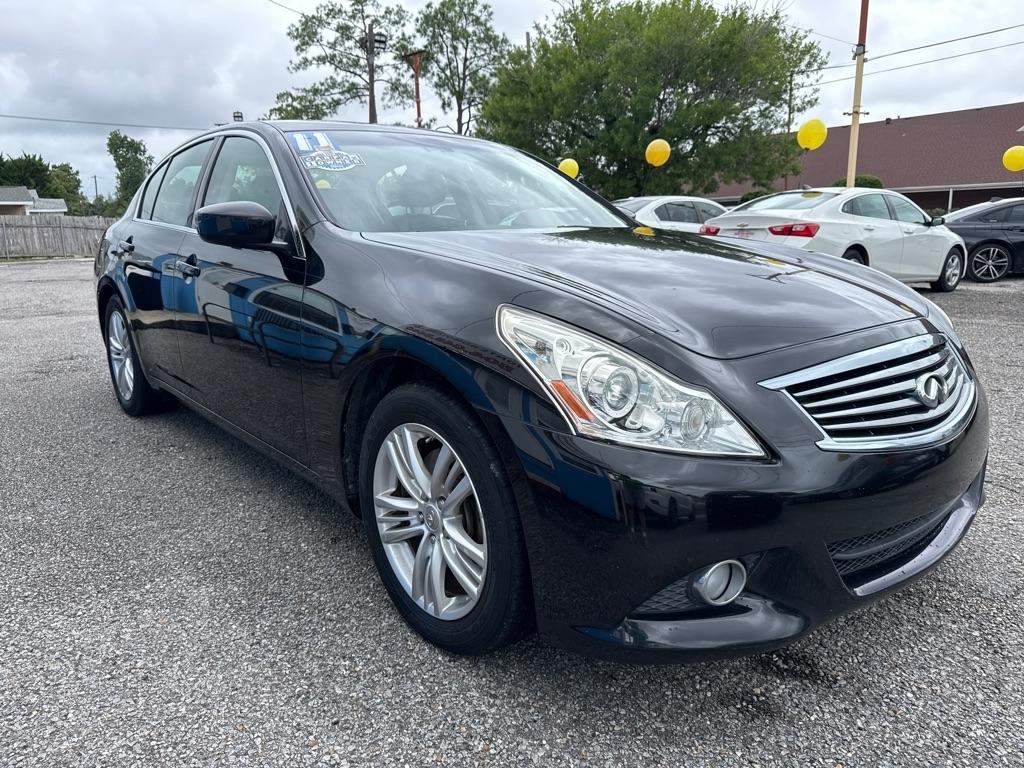 Infiniti G25 Sedan 4dr Base RWD 2011