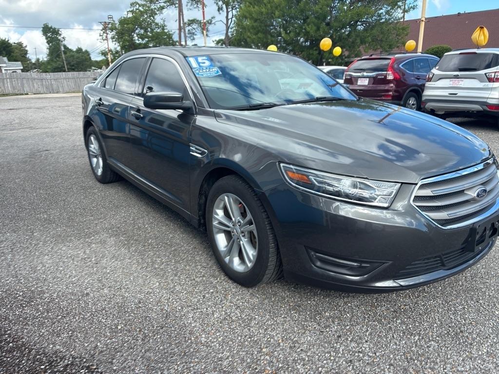 Ford Taurus 4dr Sdn SEL FWD 2015