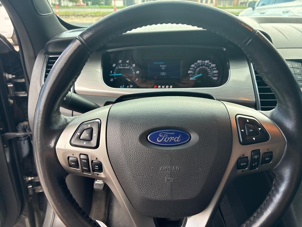 Ford Taurus 4dr Sdn SEL FWD 2015