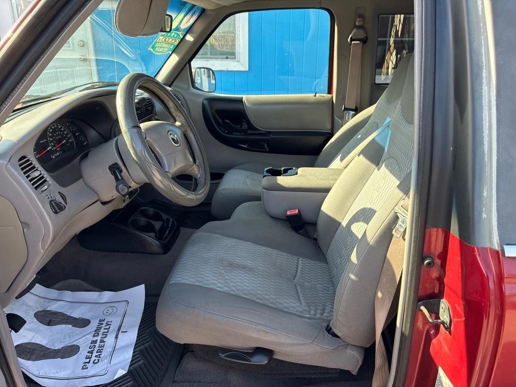 Mazda B-Series 2WD Truck Cab Plus 125" WB 3.0L Man SE 2001