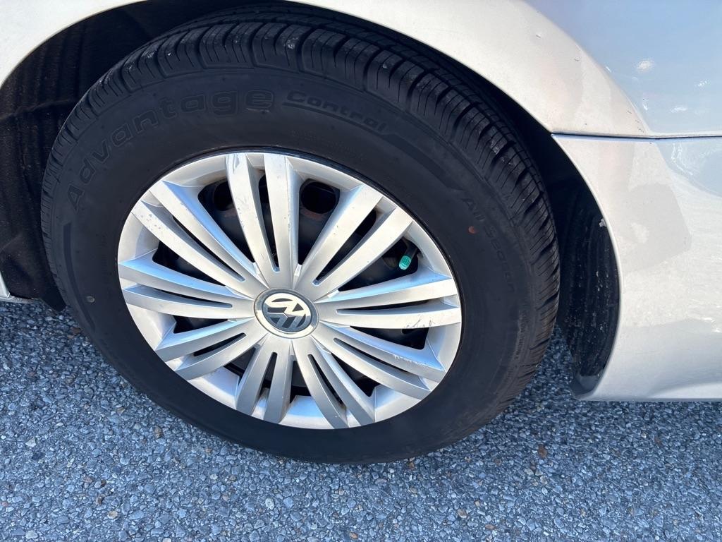 Volkswagen Passat 4dr Sdn 1.8T Auto S 2015