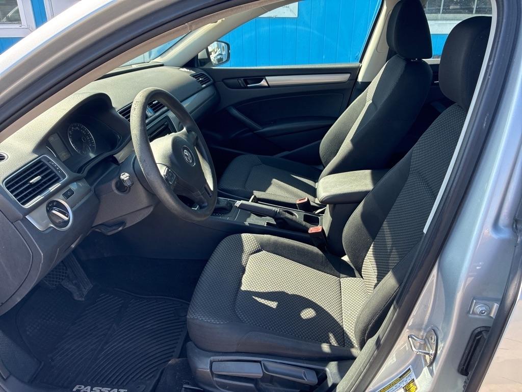 Volkswagen Passat 4dr Sdn 1.8T Auto S 2015