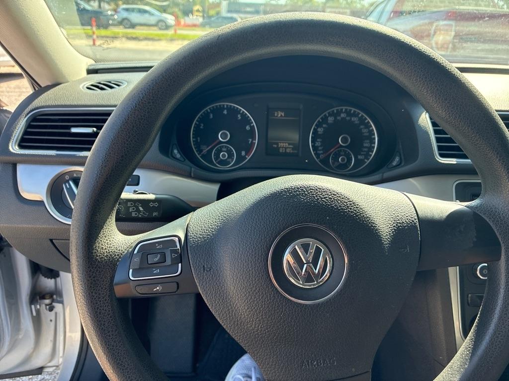 Volkswagen Passat 4dr Sdn 1.8T Auto S 2015