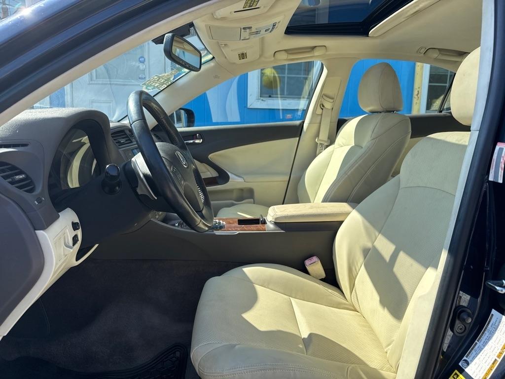 Lexus IS 250 4dr Sport Sdn Auto AWD 2010