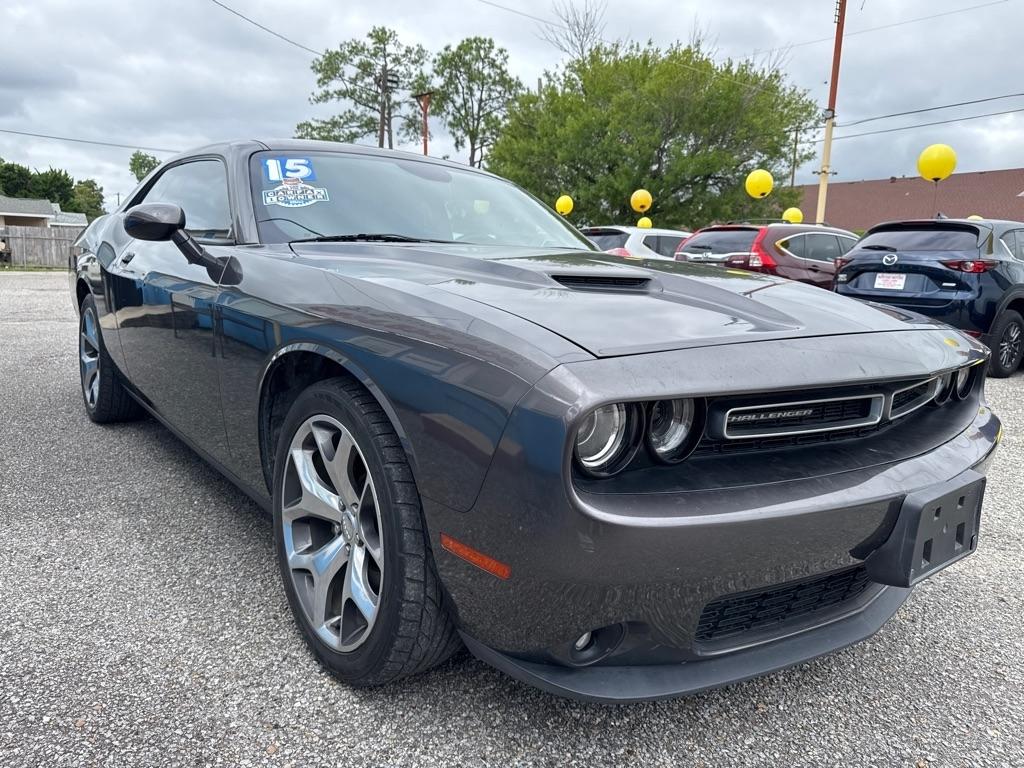 Dodge Challenger 2dr Cpe SXT Plus 2015