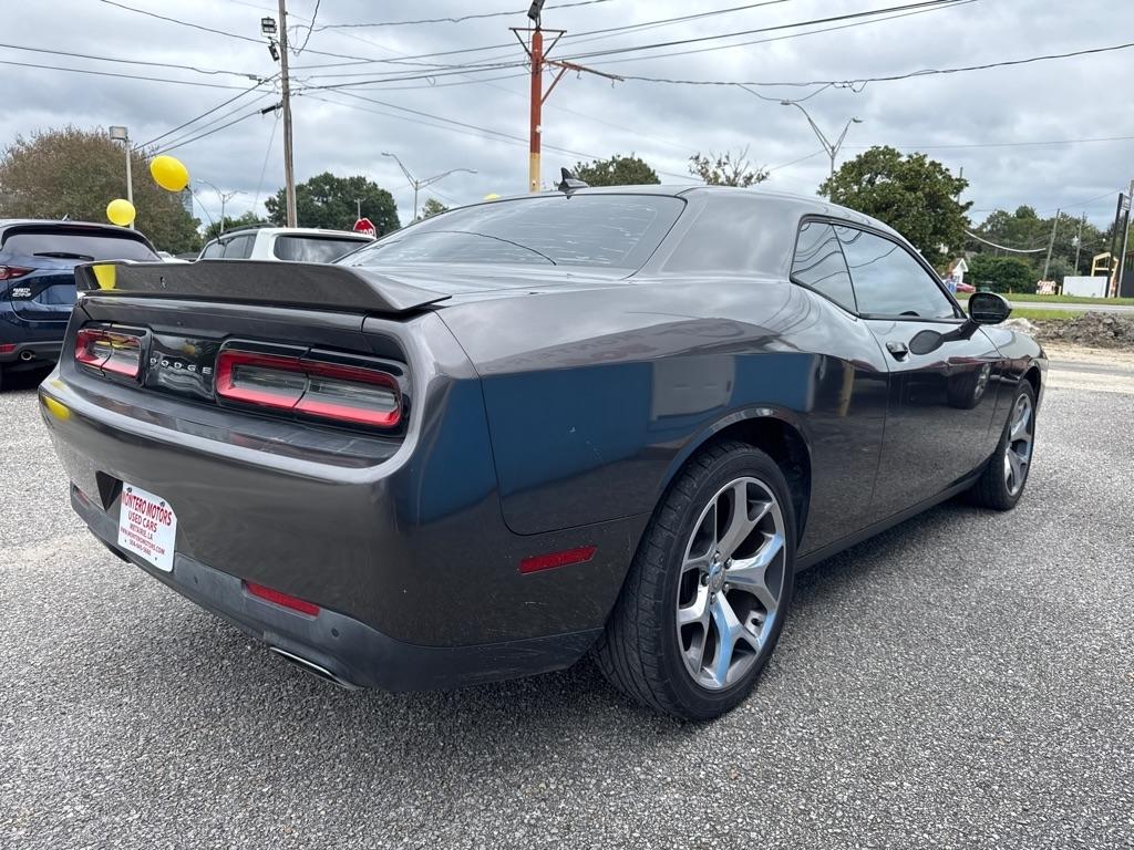 Dodge Challenger 2dr Cpe SXT Plus 2015