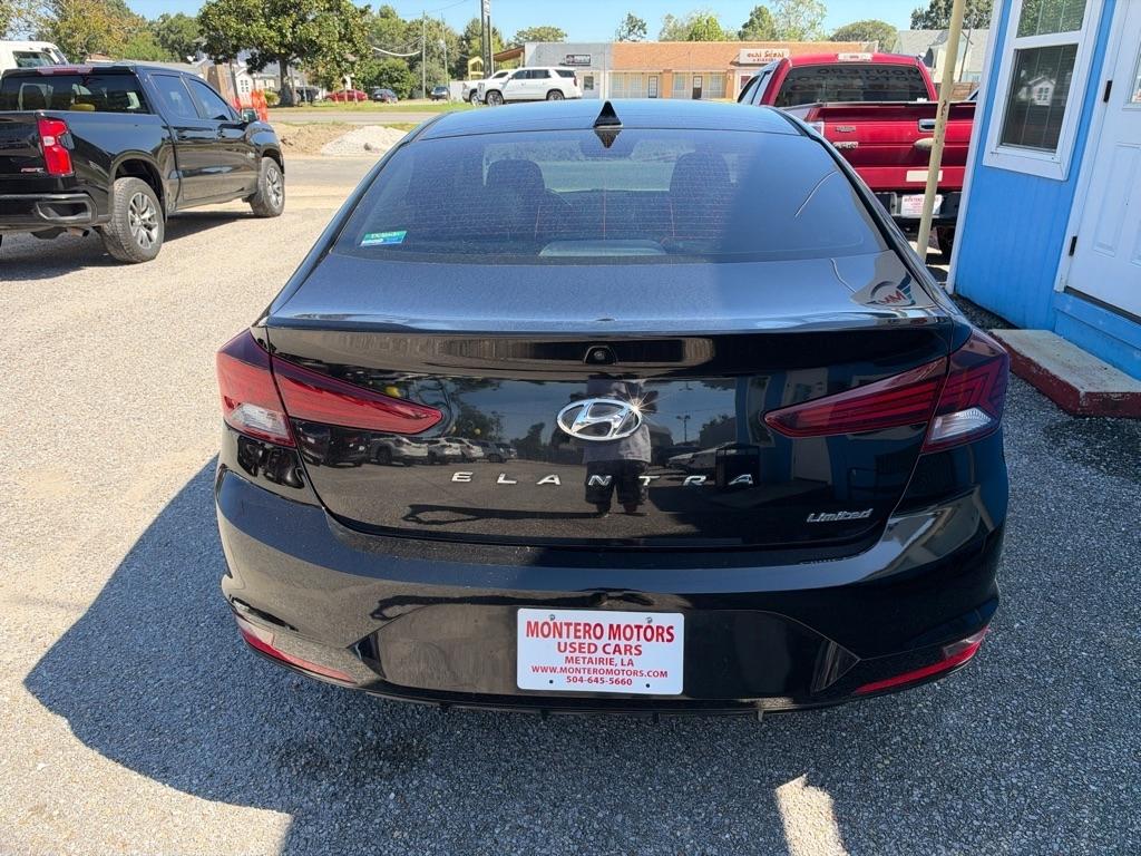 Hyundai Elantra Limited IVT 2020