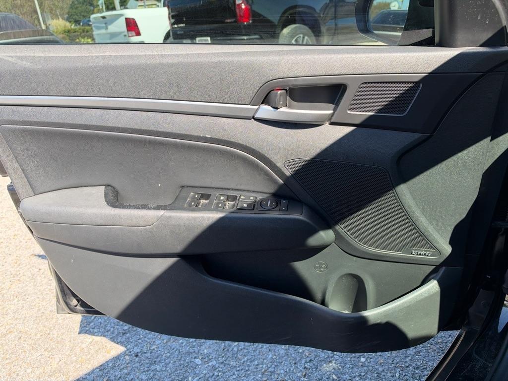 Hyundai Elantra Limited IVT 2020
