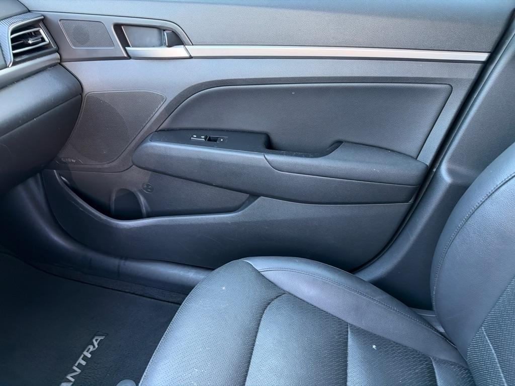 Hyundai Elantra Limited IVT 2020