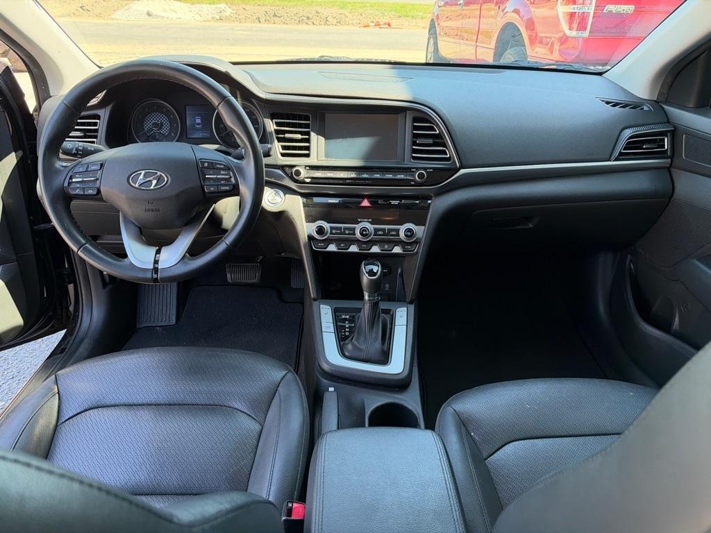 Hyundai Elantra Limited IVT 2020