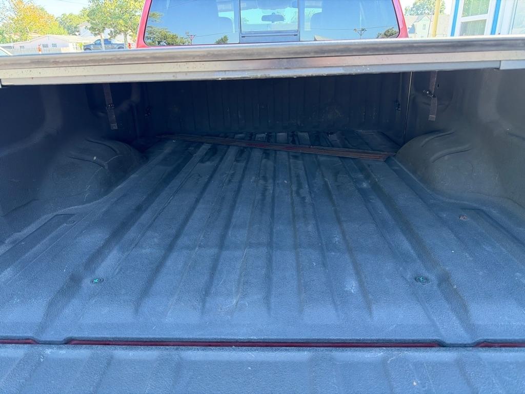 Nissan Titan 2WD King Cab SWB SV 2015