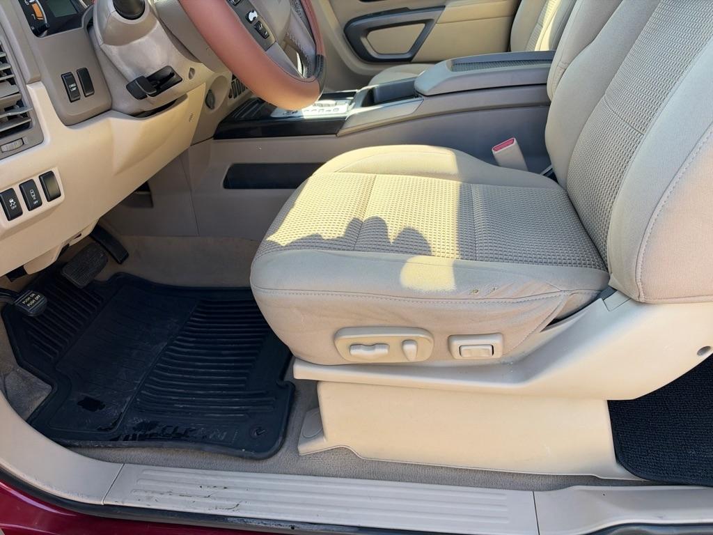 Nissan Titan 2WD King Cab SWB SV 2015