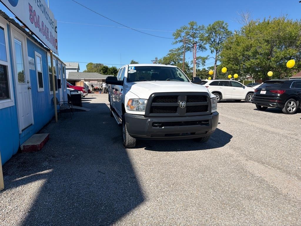 RAM 2500 Tradesman 4x4 Crew Cab 8' Box 2017