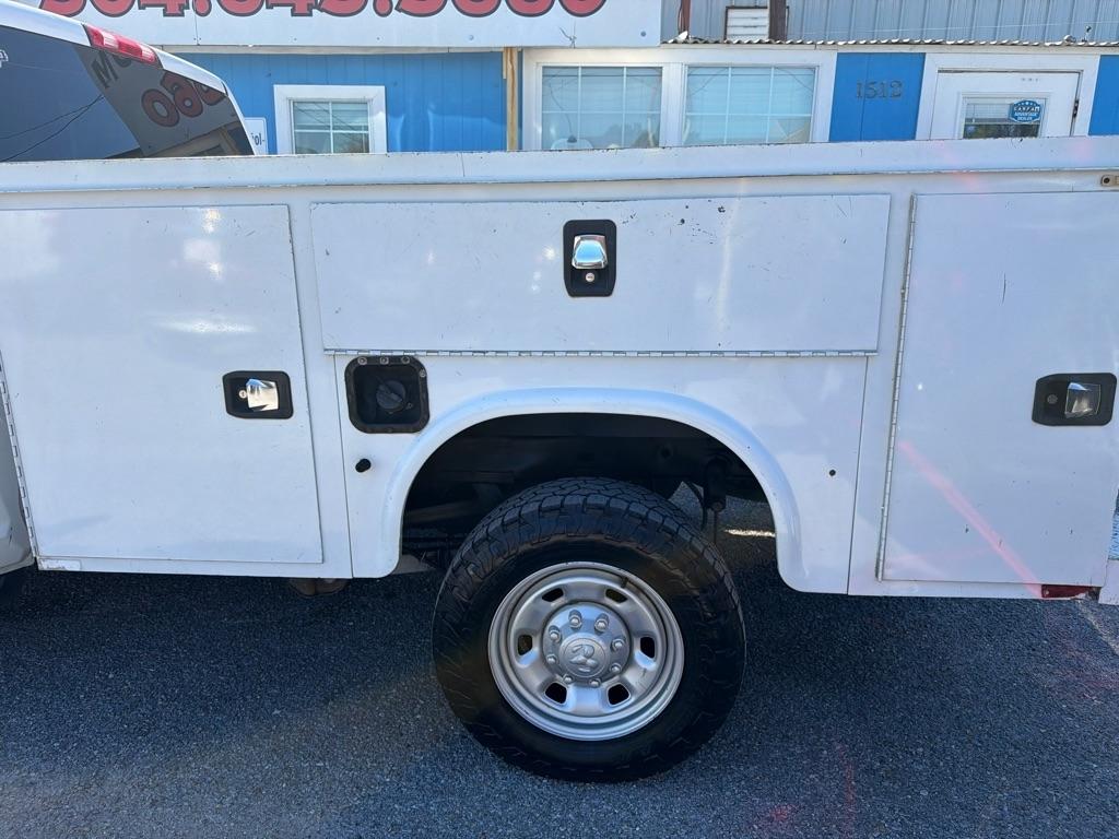 RAM 2500 Tradesman 4x4 Crew Cab 8' Box 2017