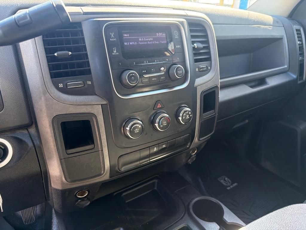 RAM 2500 Tradesman 4x4 Crew Cab 8' Box 2017