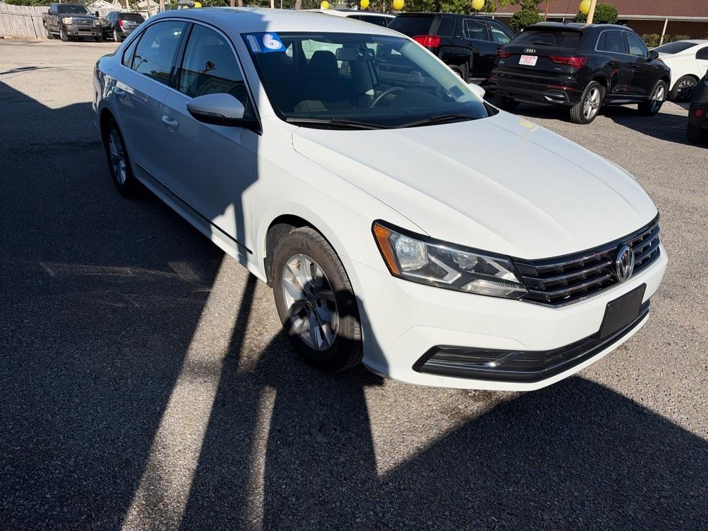 Volkswagen Passat 4dr Sdn 1.8T Auto S 2016