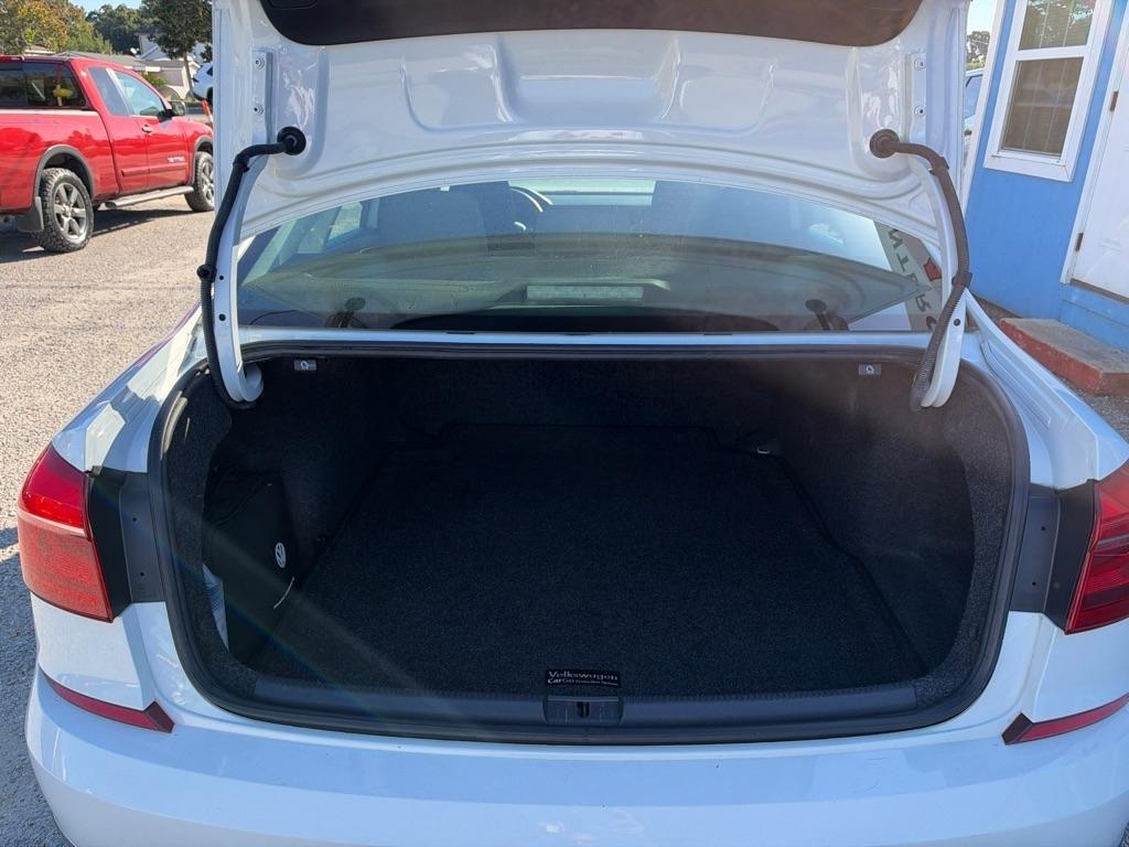 Volkswagen Passat 4dr Sdn 1.8T Auto S 2016