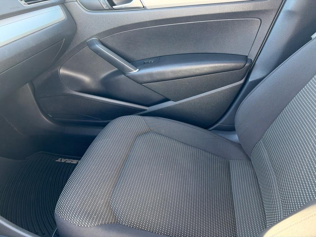 Volkswagen Passat 4dr Sdn 1.8T Auto S 2016