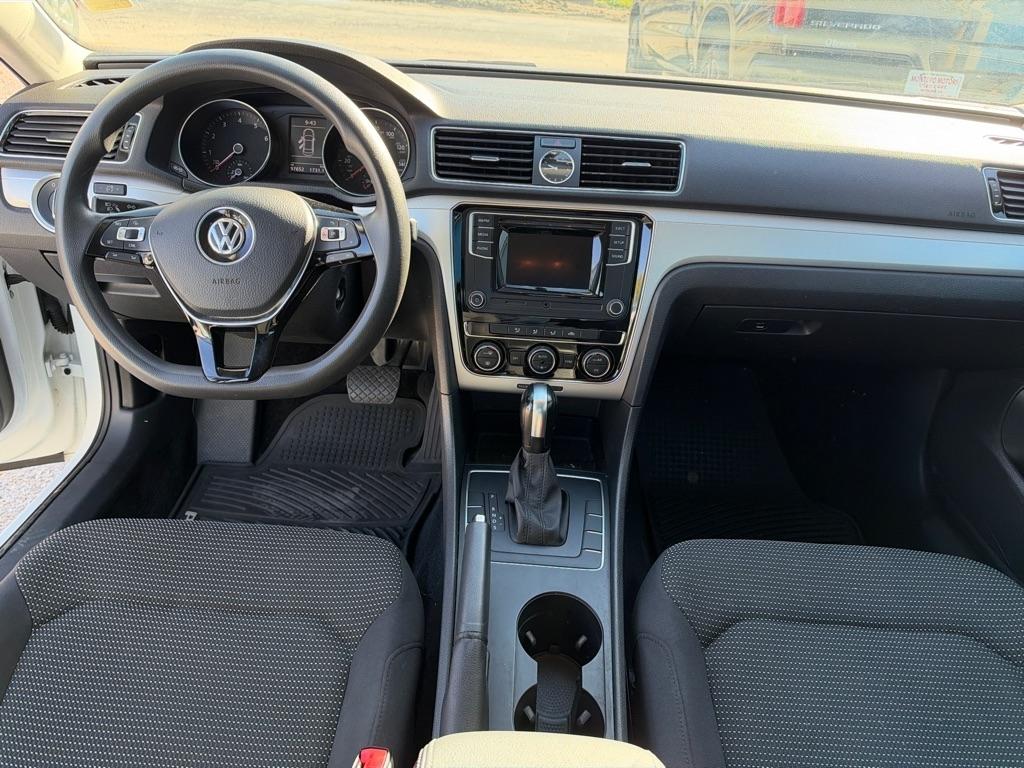 Volkswagen Passat 4dr Sdn 1.8T Auto S 2016