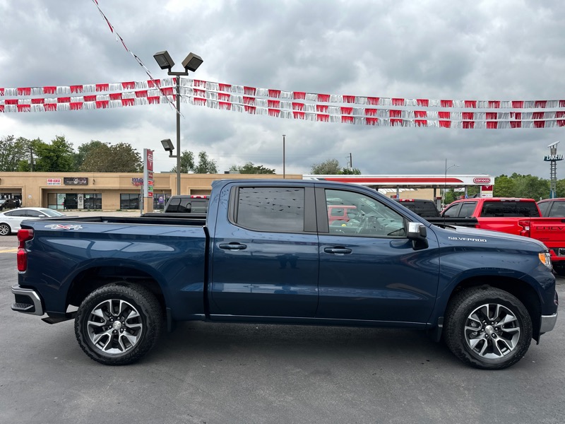 Chevrolet Silverado 1500 4WD Crew Cab 147" LT w/2FL 2022