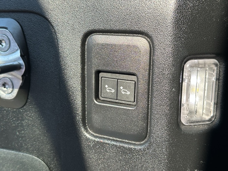 Land Rover Defender 110 SE AWD 2020